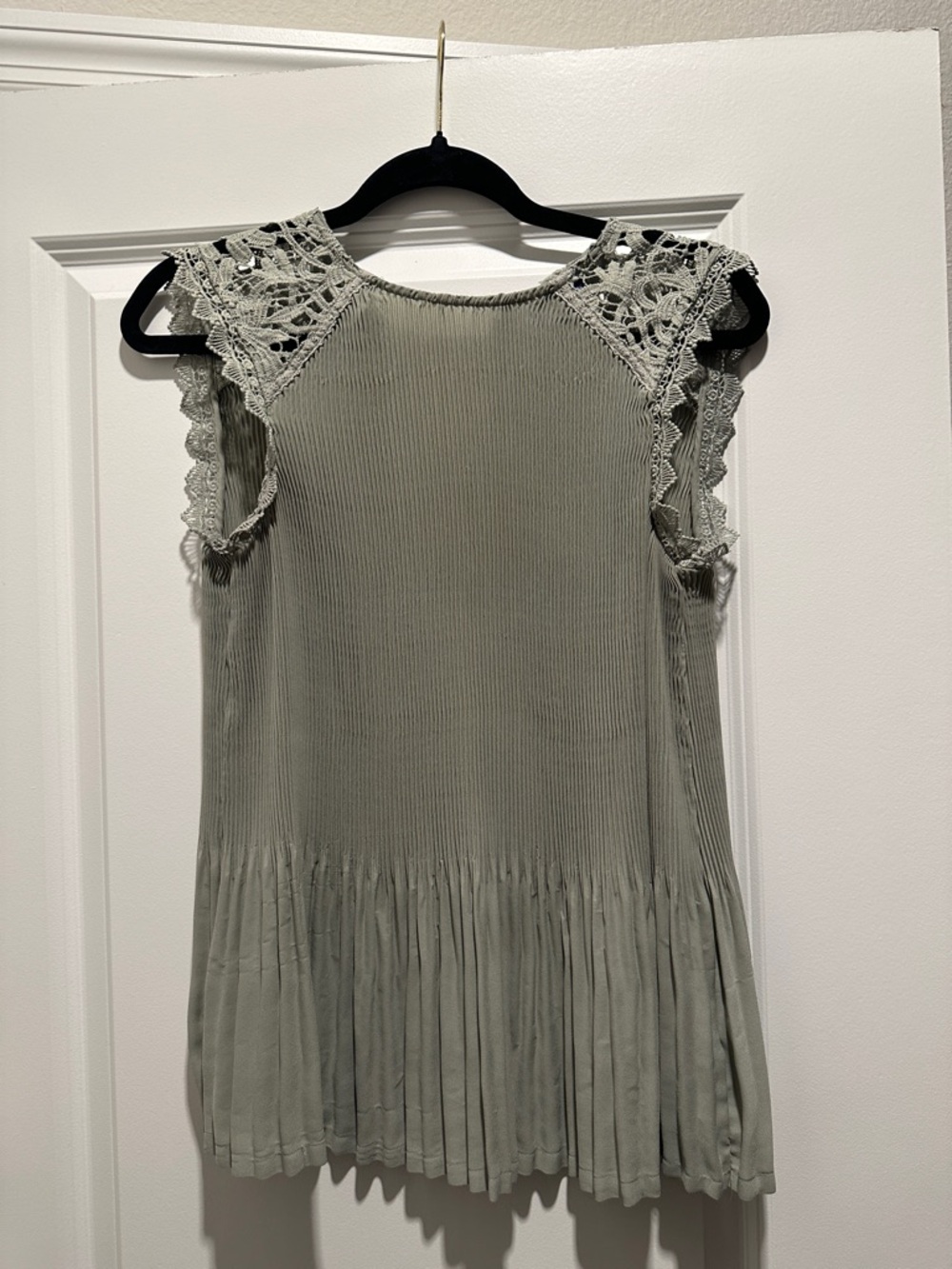 Sleeveless Crochet Yoke Pleated Tunic Top - Sage Green